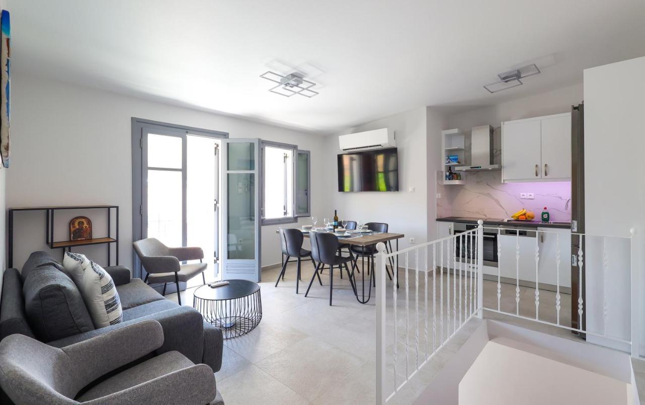 Axs First Floor Apartment Aegina Town エクステリア 写真