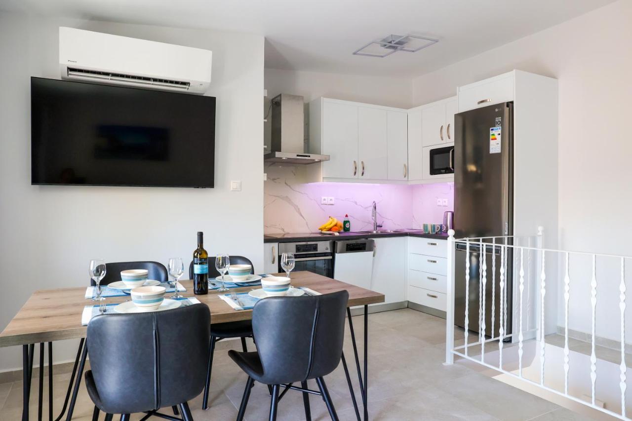 Axs First Floor Apartment Aegina Town エクステリア 写真