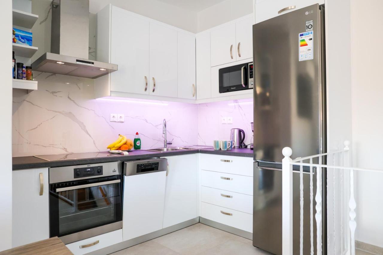 Axs First Floor Apartment Aegina Town エクステリア 写真