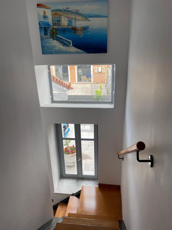 Axs First Floor Apartment Aegina Town エクステリア 写真