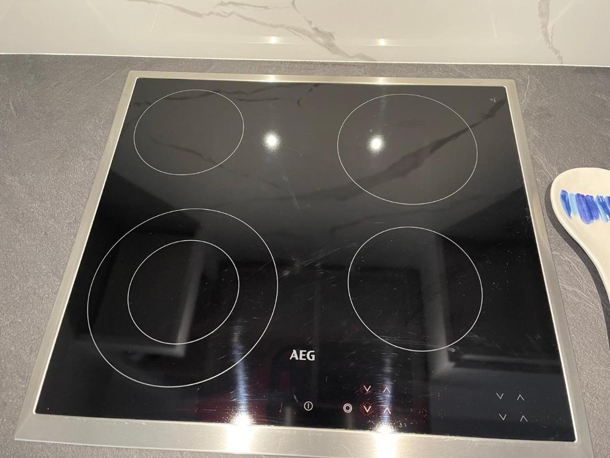 Axs First Floor Apartment Aegina Town エクステリア 写真
