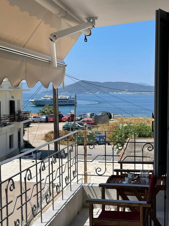 Axs First Floor Apartment Aegina Town エクステリア 写真